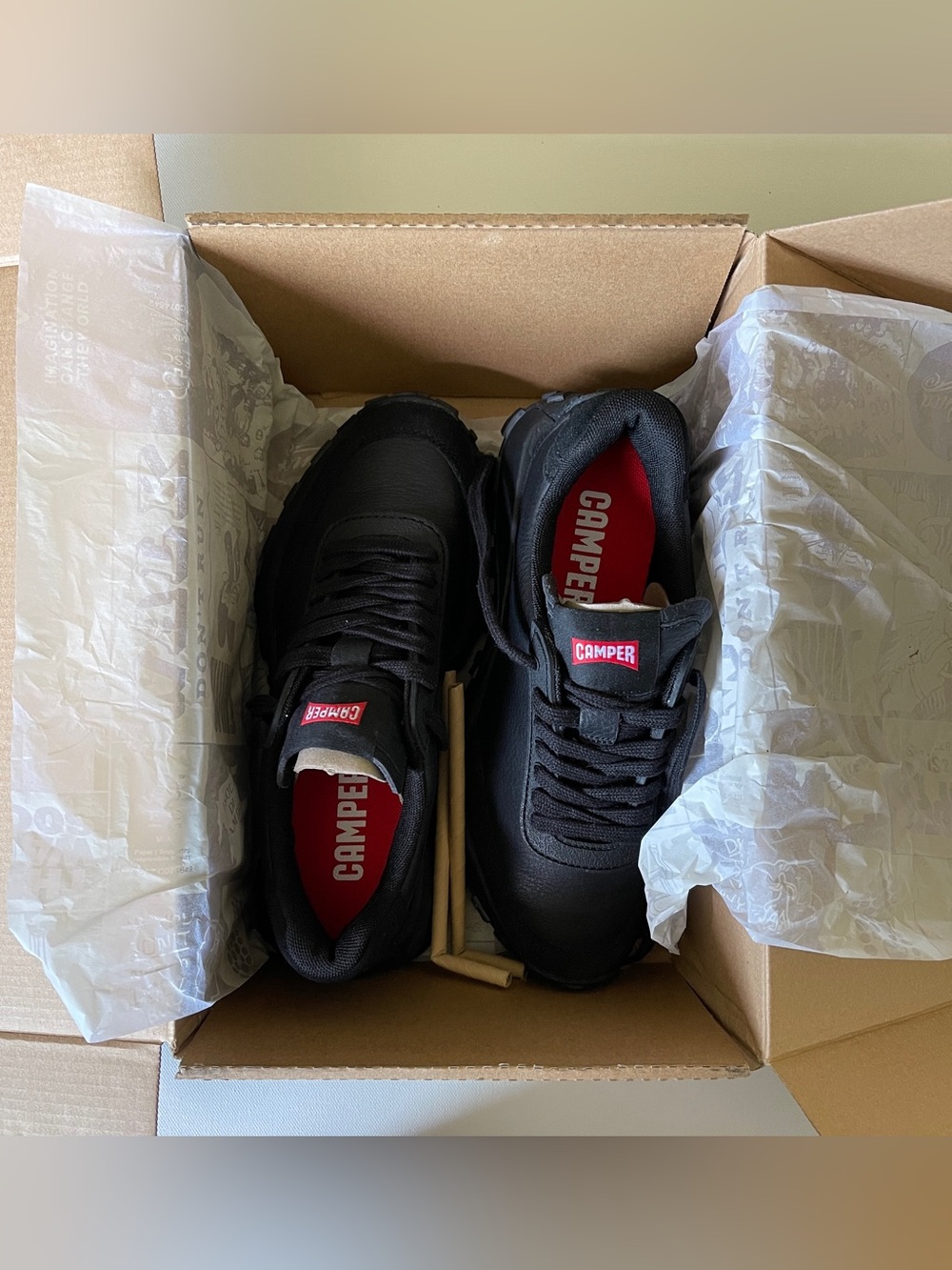 Sneakers
Drift Trail
Black Recycled PET and Leather Sneakers for Women